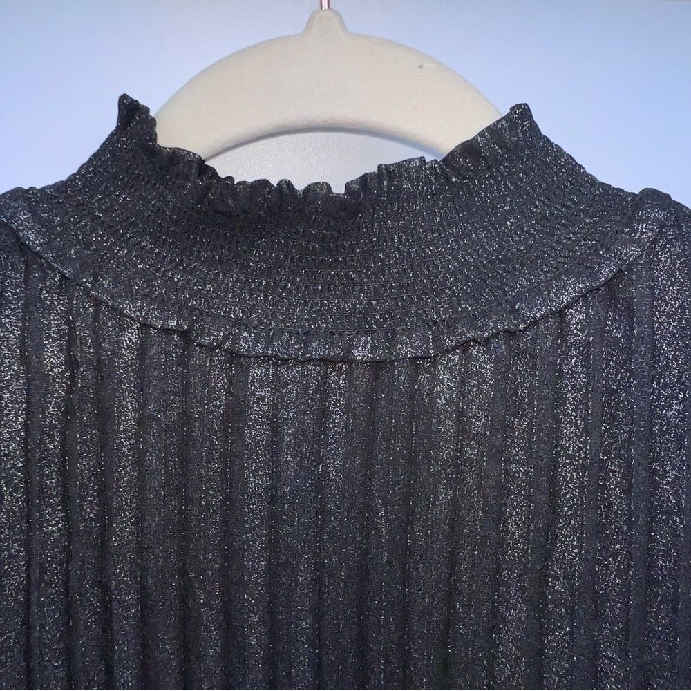 Nanette Lepore Sleeveless Accordion Pleat Black/Silver Metallic Blouse Size S - Picture 4 of 10